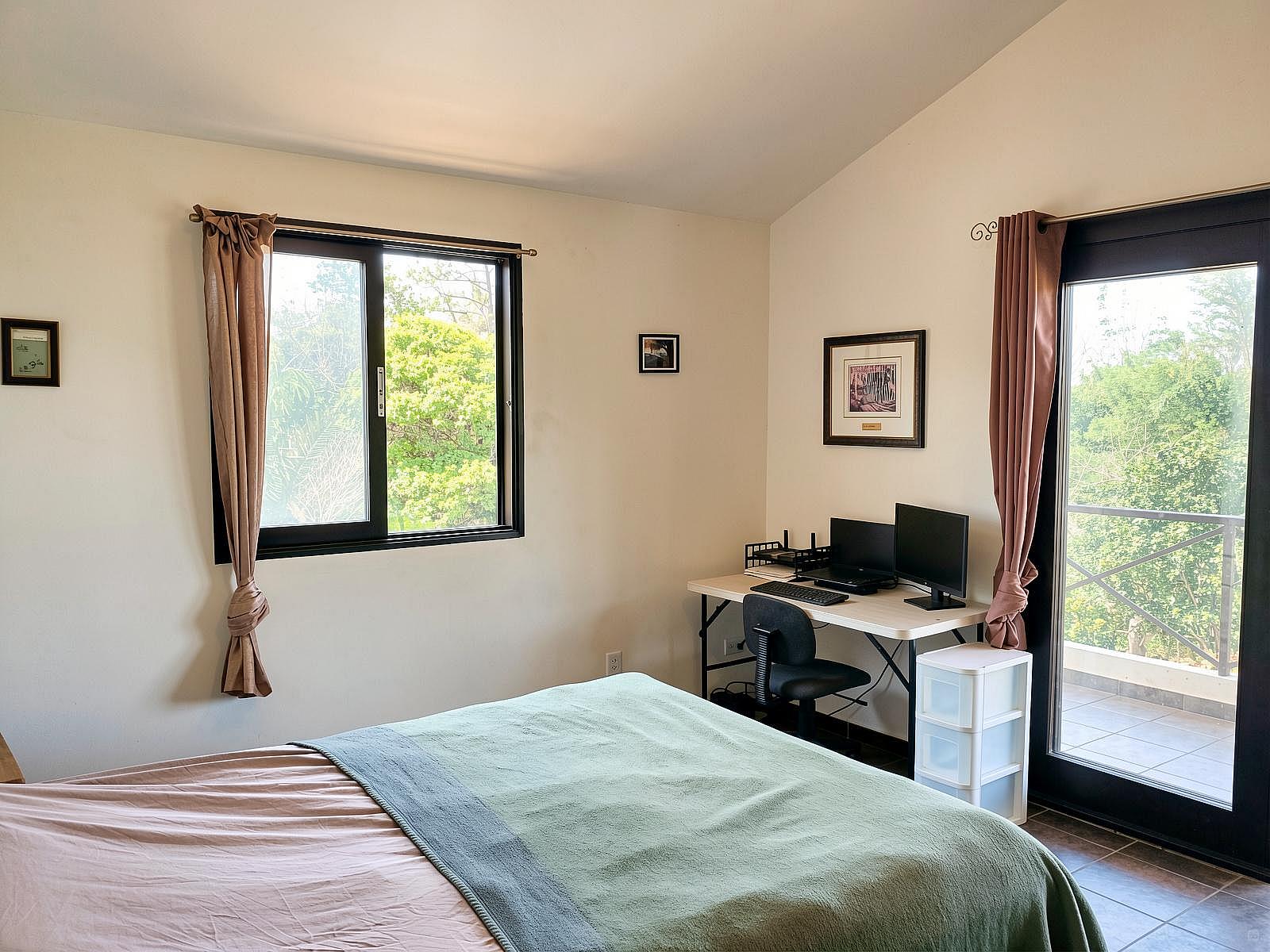 Private - Upstairs - Traditional Country House w/ Coworking - Gallery - 75