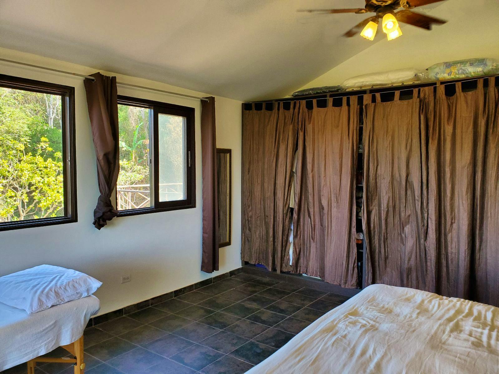 Private - Upstairs Master - Traditional Country House w/ Coworking - Gallery - 37