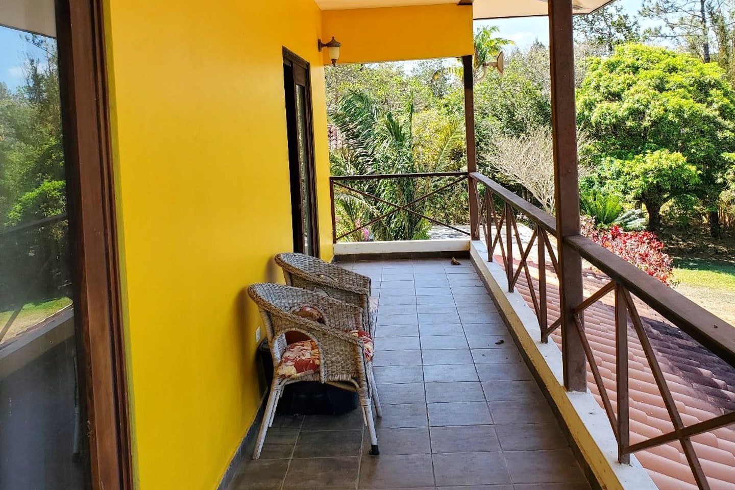 Private - Upstairs Master - Traditional Country House w/ Coworking - Gallery - 11