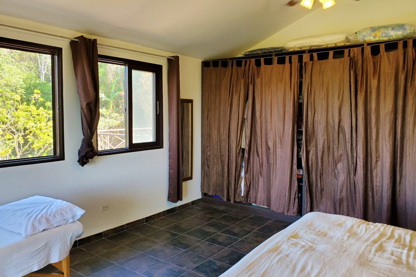 Private - Upstairs Master - Traditional Country House w/ Coworking - Gallery - 9