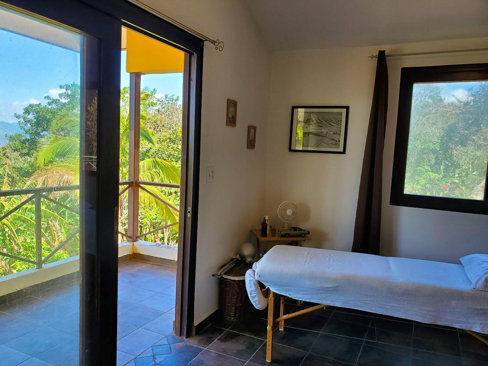 Private - Upstairs Master - Traditional Country House w/ Coworking - Gallery - 35