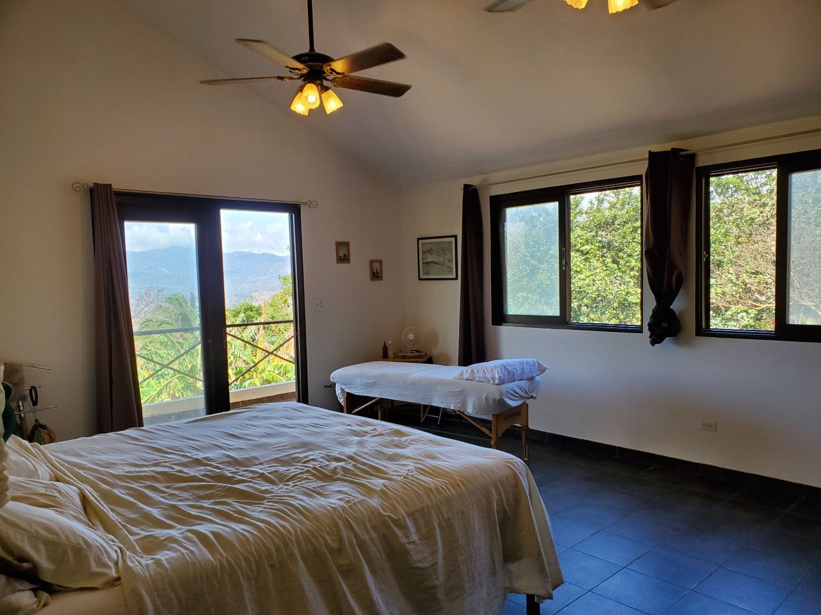 Private - Upstairs Master - Traditional Country House w/ Coworking - Gallery - 15