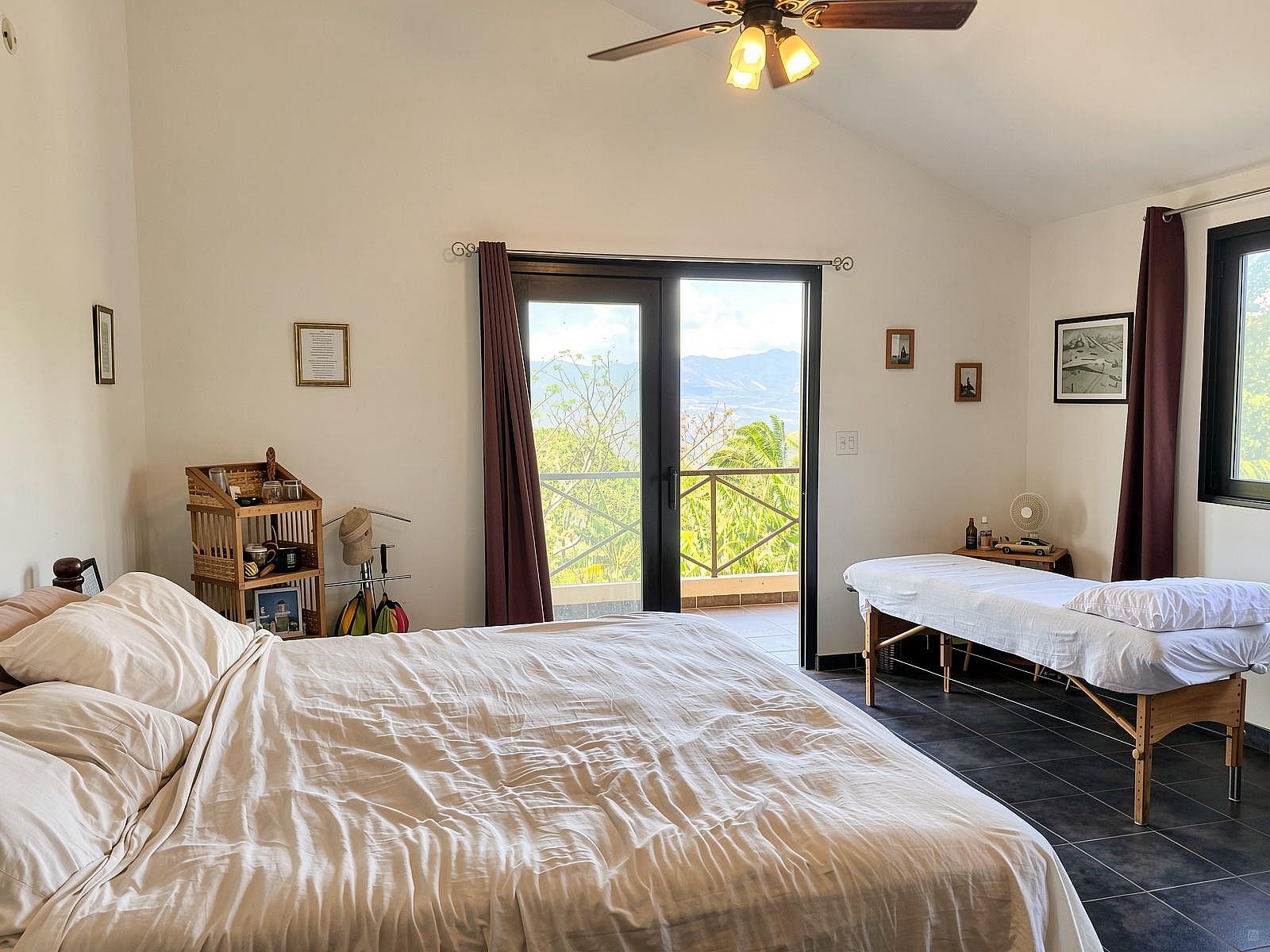 Private - Upstairs Master - Traditional Country House w/ Coworking - Gallery - 73
