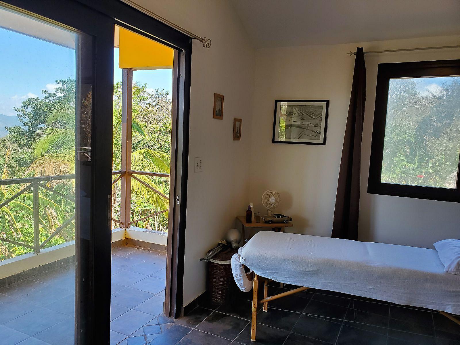 Private - Upstairs Master - Traditional Country House w/ Coworking - Gallery - 63