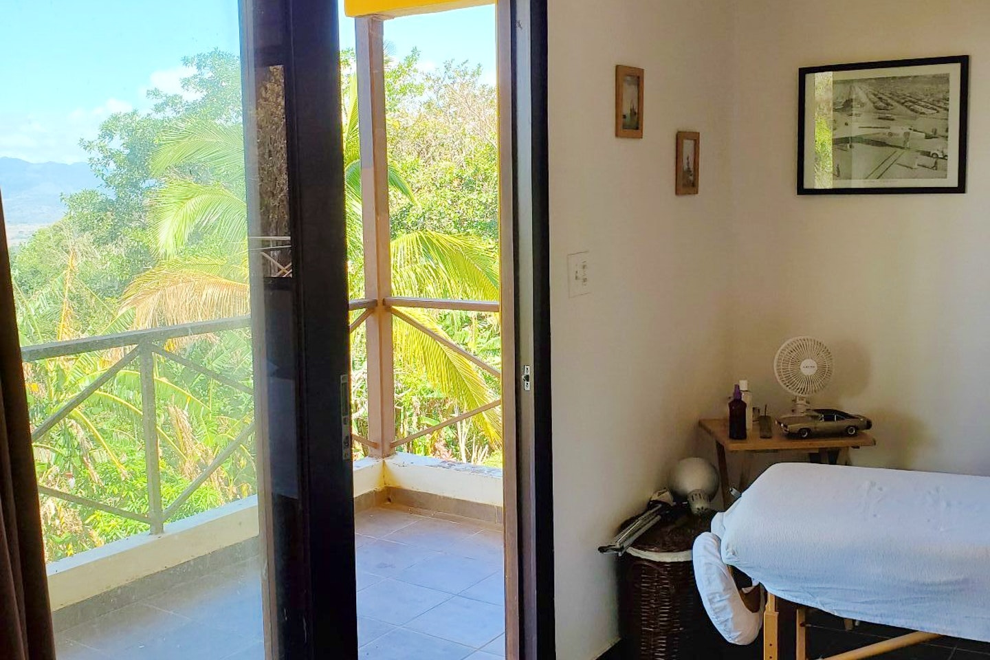 Private - Upstairs Master - Traditional Country House w/ Coworking - Gallery - 8