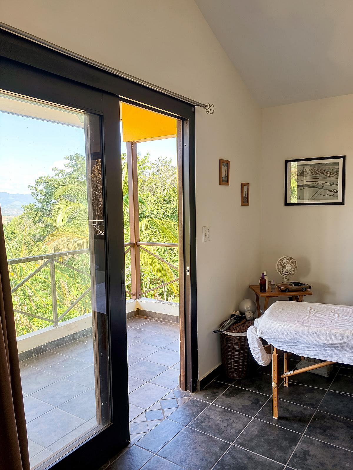 Private - Upstairs Master - Traditional Country House w/ Coworking - Gallery - 78
