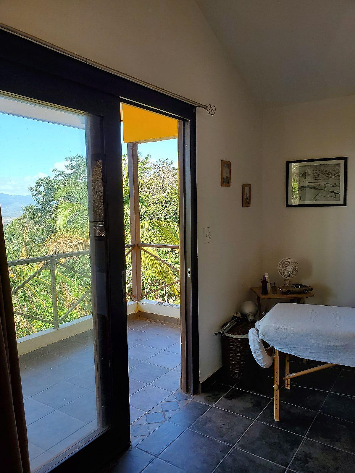 Private - Upstairs Master - Traditional Country House w/ Coworking - Gallery - 64