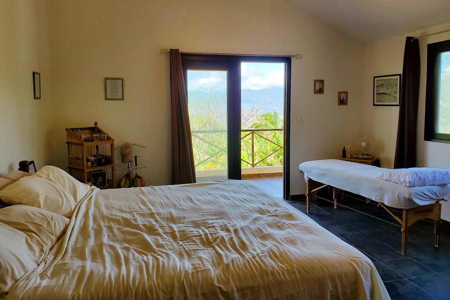 Private - Upstairs Master - Traditional Country House w/ Coworking - Gallery - 3