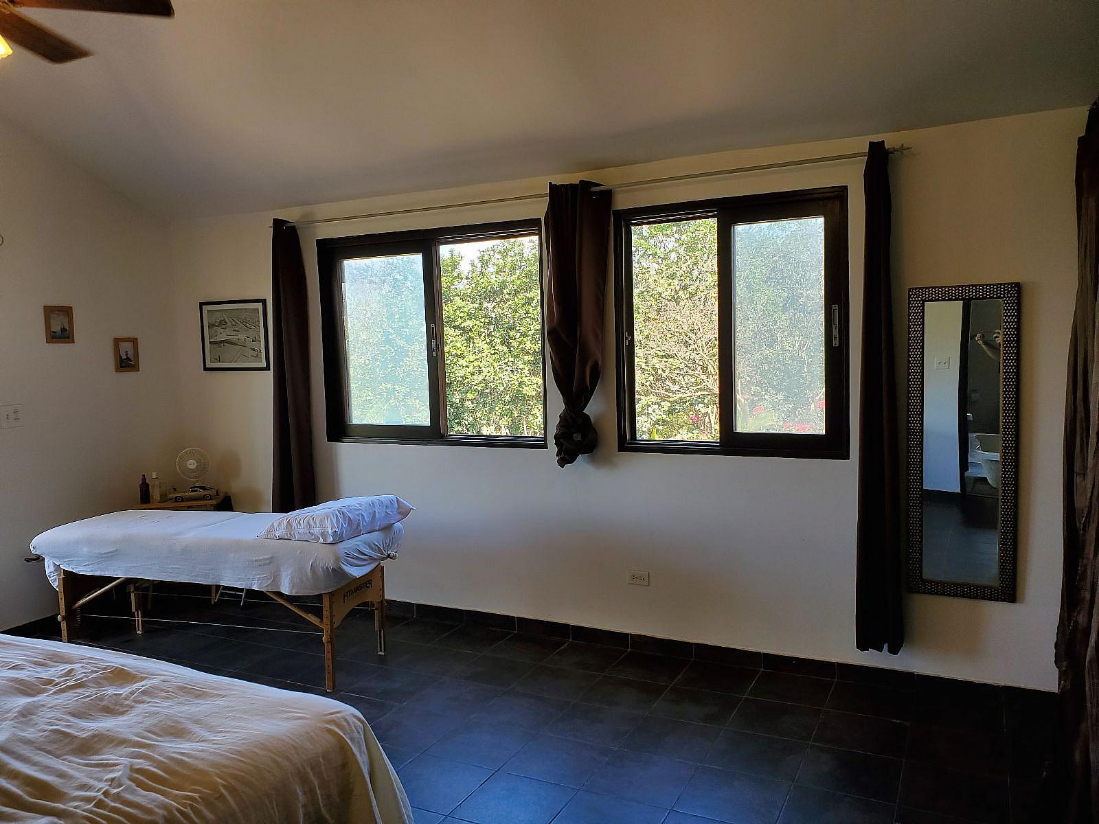 Private - Upstairs Master - Traditional Country House w/ Coworking - Gallery - 58