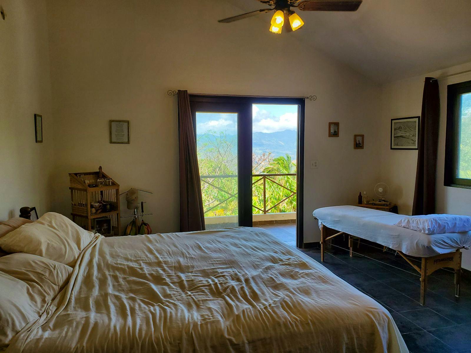 Private - Upstairs Master - Traditional Country House w/ Coworking - Gallery - 31