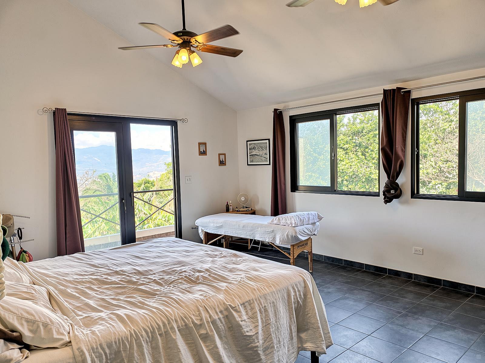 Private - Upstairs Master - Traditional Country House w/ Coworking - Gallery - 71