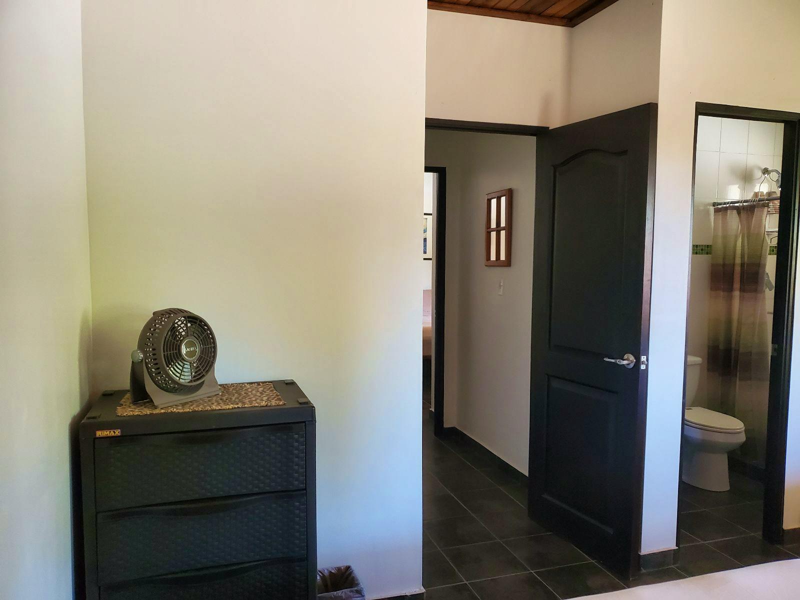 Downstairs - Shared W/ Ensuite - Traditional Country House w/ Coworking - Gallery - 18