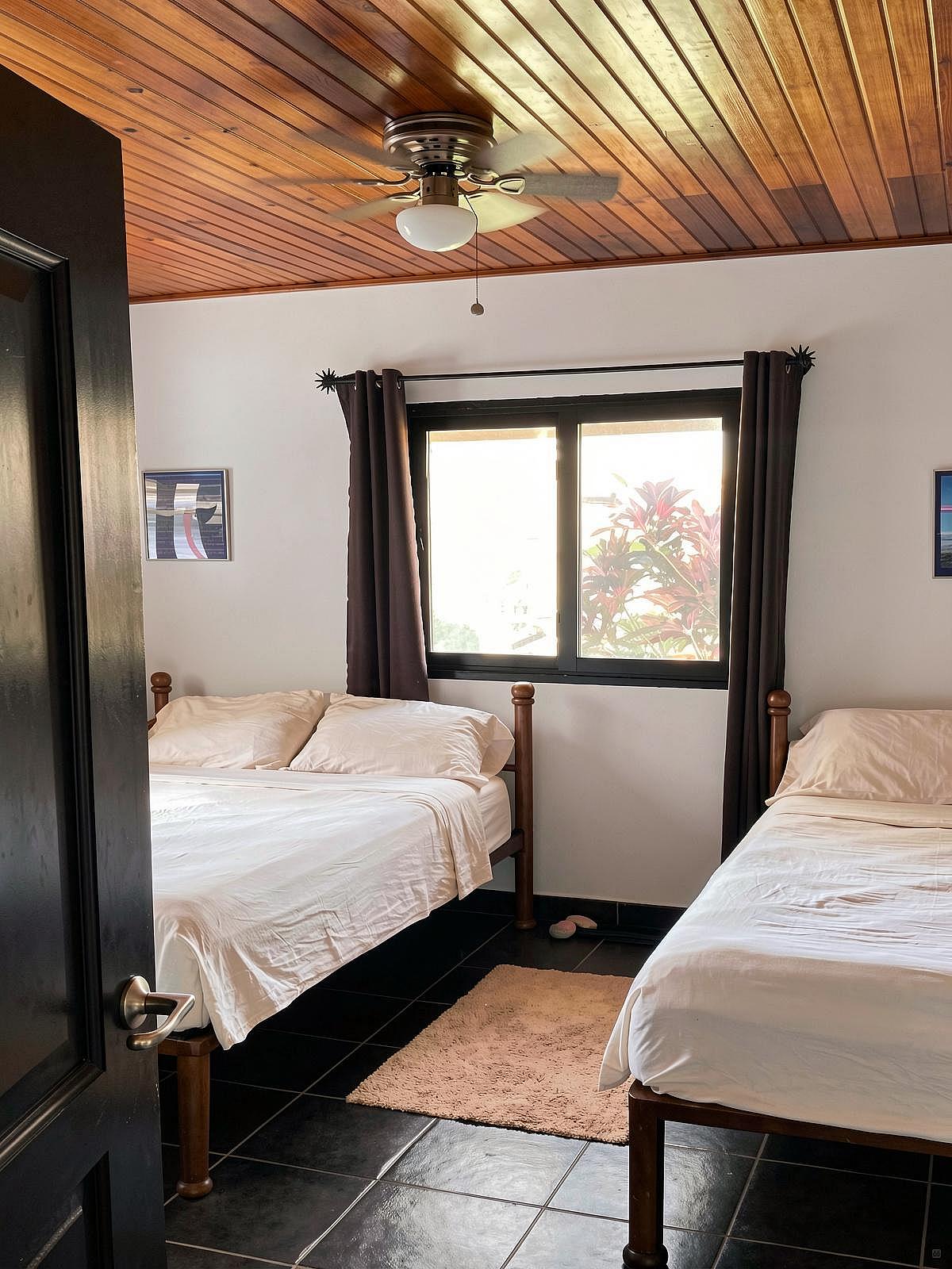 Downstairs - Shared W/ Ensuite - Traditional Country House w/ Coworking - Gallery - 36