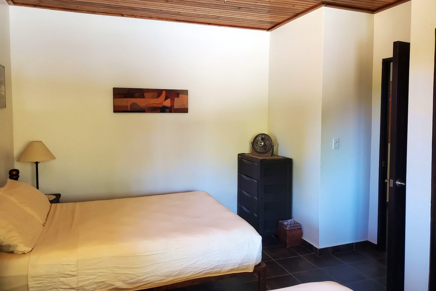 Downstairs - Shared W/ Ensuite - Traditional Country House w/ Coworking - Gallery - 5