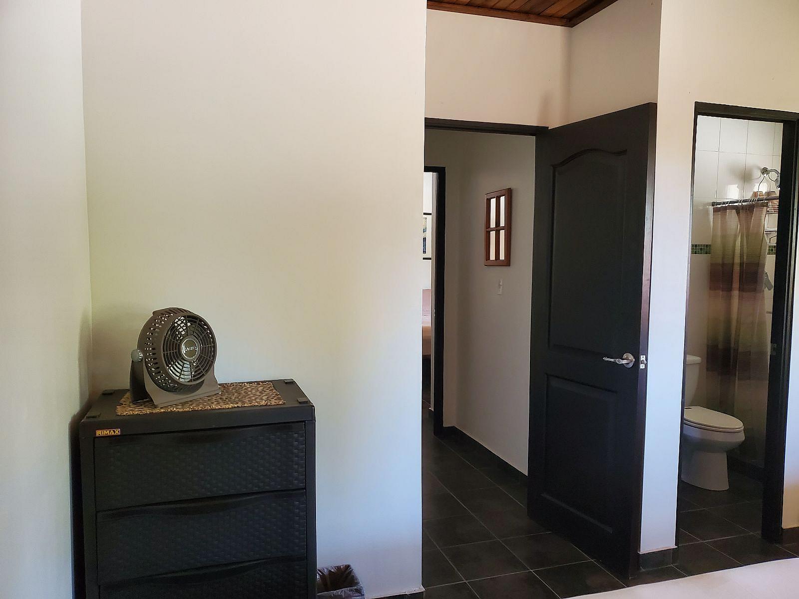 Downstairs - Shared W/ Ensuite - Traditional Country House w/ Coworking - Gallery - 32
