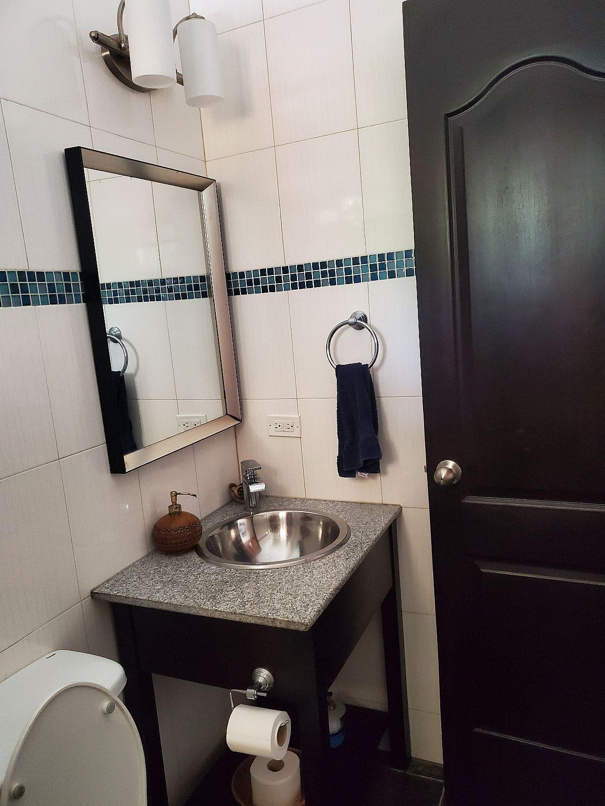 Downstairs - Shared W/ Ensuite - Traditional Country House w/ Coworking - Gallery - 34