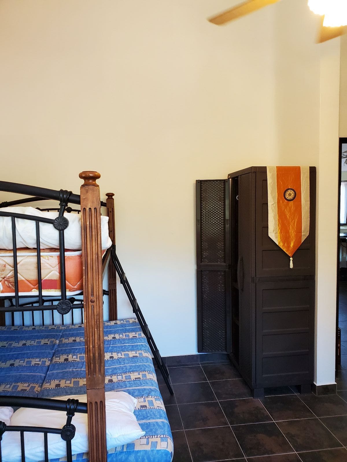 Upstairs - Shared - Traditional Country House w/ Coworking - Gallery - 8