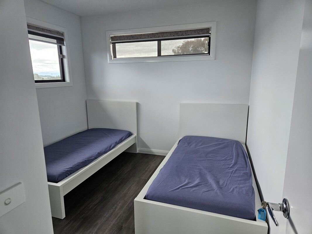 Bedroom With 2 Single Beds(Full Room) - 1
