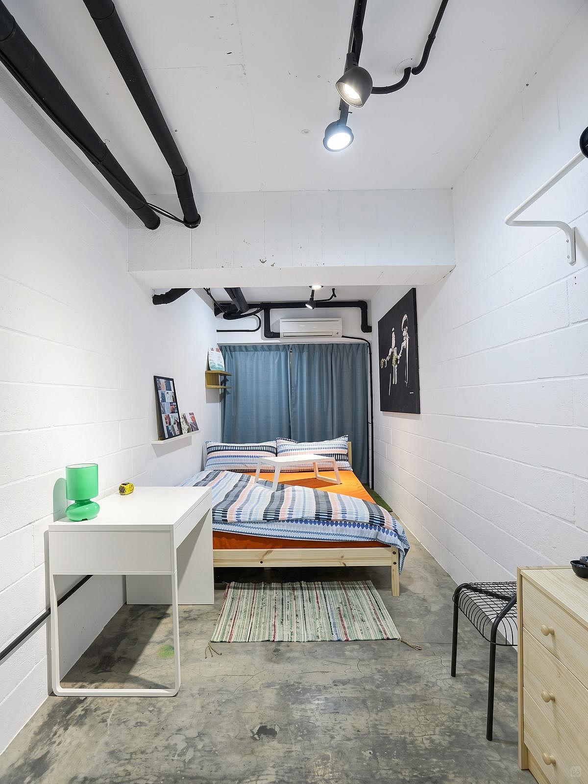  E - Single  -  Austere & Minimalist Styled Apt. w/ Workspace  - Gallery -  1