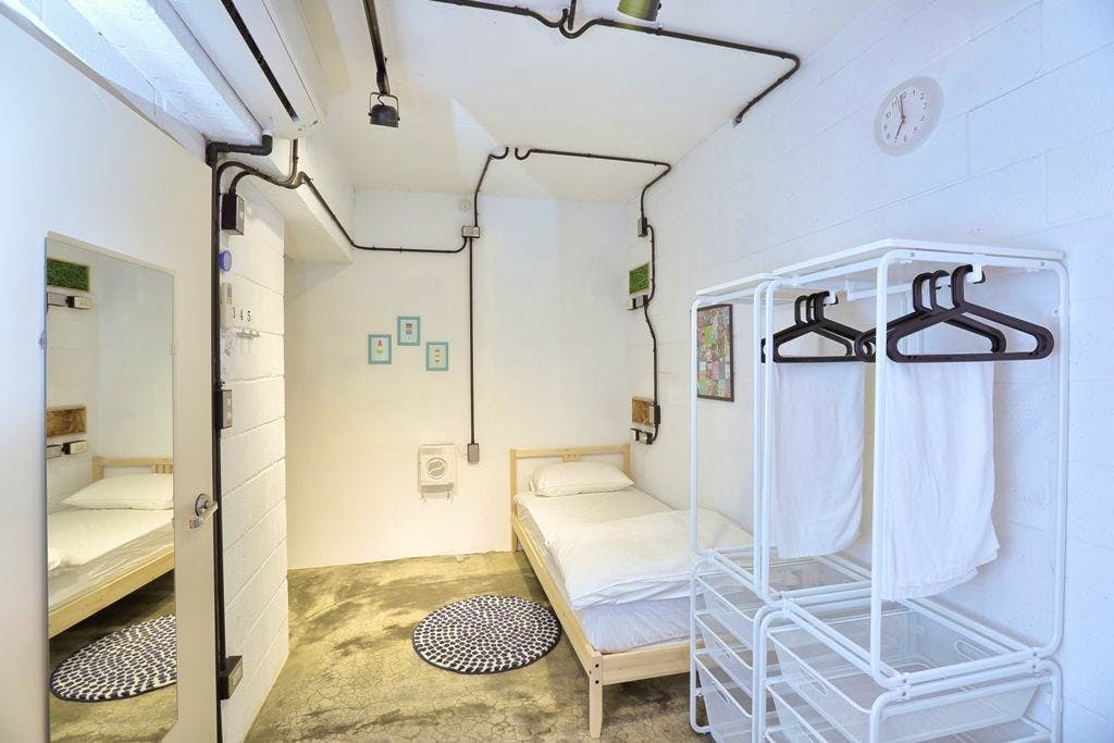  C- Bed In A 2-Bed Male Only Room  -  Austere & Minimalist Styled Apt. w/ Workspace  - Gallery -  6
