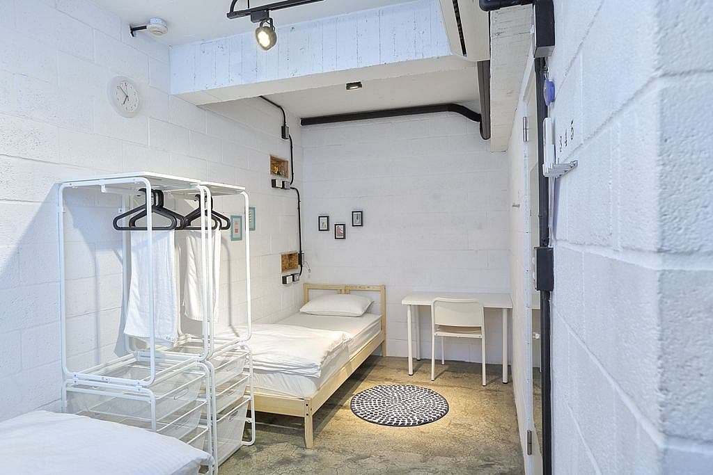  C- Bed In A 2-Bed Male Only Room  -  Austere & Minimalist Styled Apt. w/ Workspace  - Gallery -  10