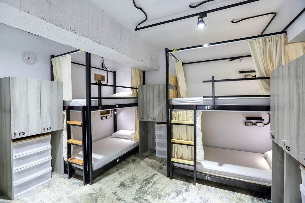  F - Bed In A 4-Bed Male Only Room  -  Austere & Minimalist Styled Apt. w/ Workspace  - Gallery -  9