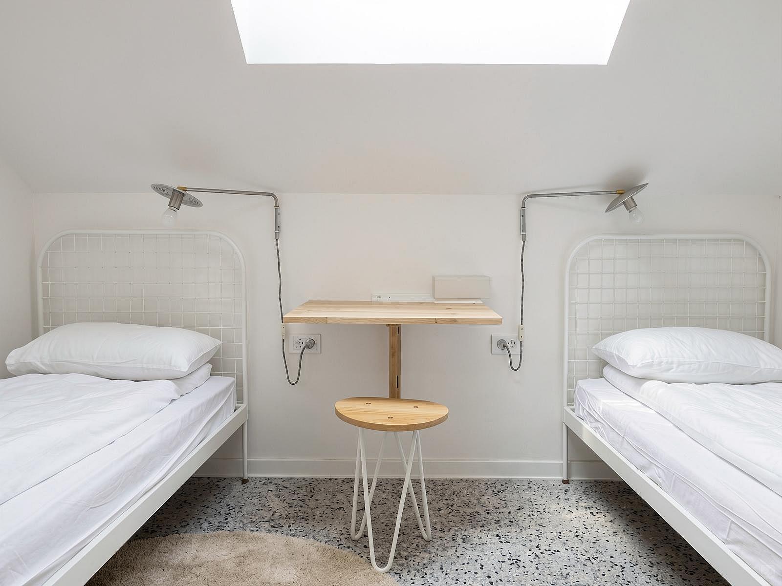  Bed In 2-Bed Standard Room  -  Charming Modern Rural Complex w/ Coworking + Gym + Lounge Areas House  - Gallery -  1