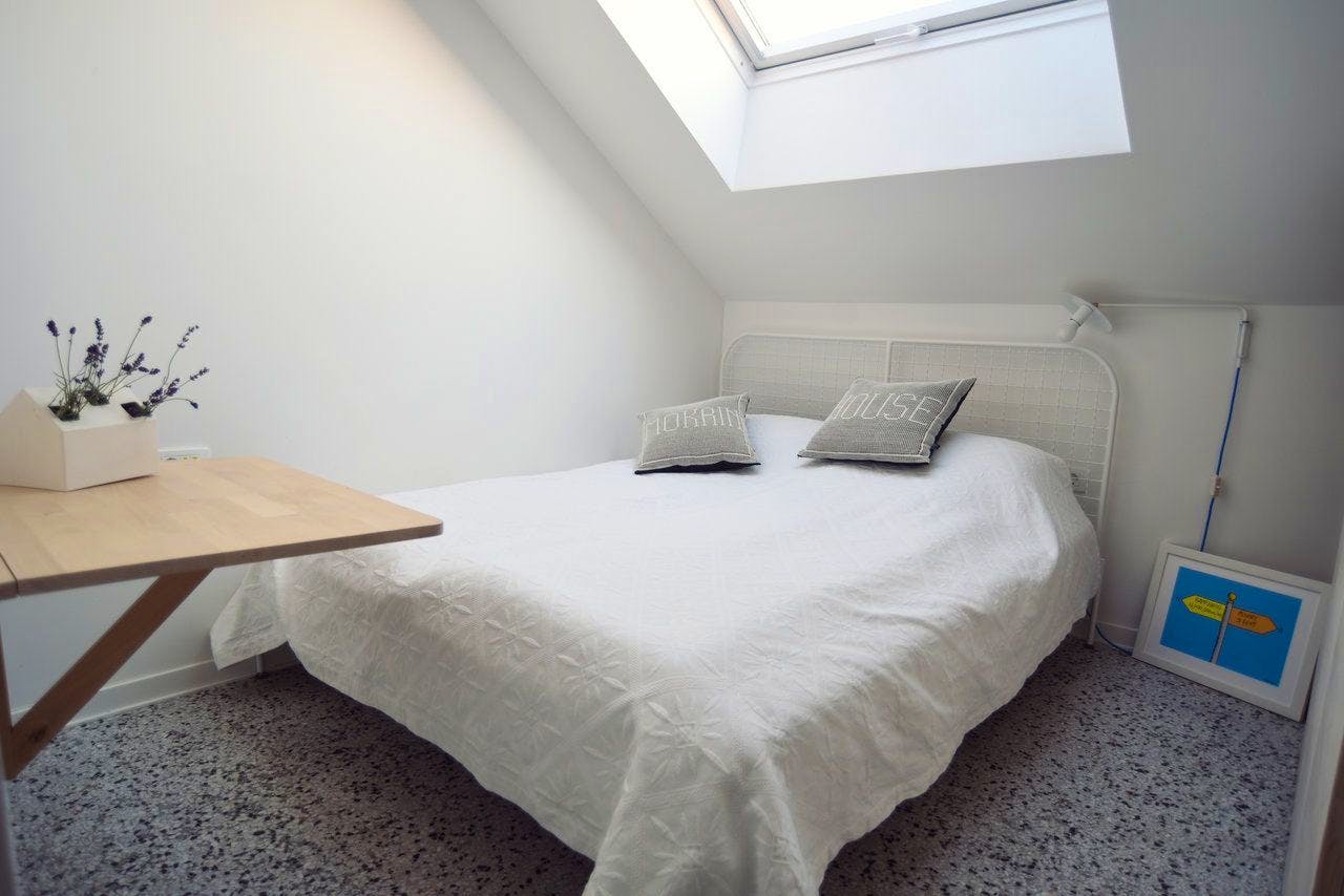  Single Standard Room  -  Charming Modern Rural Complex w/ Coworking + Gym + Lounge Areas House  - Gallery -  8