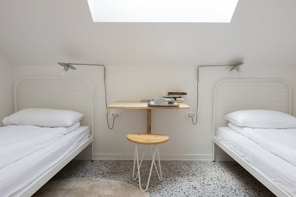  Single Standard Room  -  Charming Modern Rural Complex w/ Coworking + Gym + Lounge Areas House  - Gallery -  9