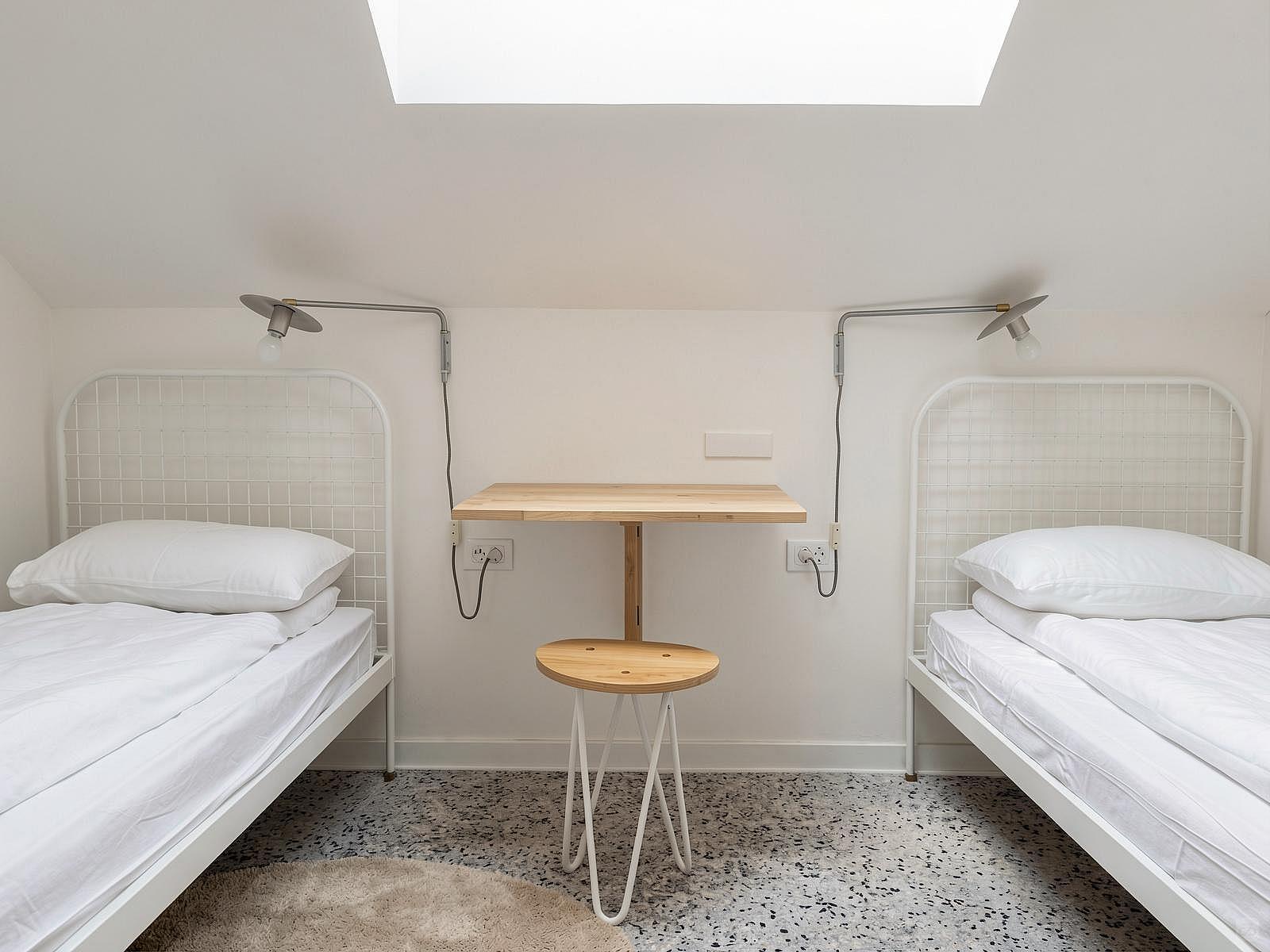  Single Standard Room  -  Charming Modern Rural Complex w/ Coworking + Gym + Lounge Areas House  - Gallery -  10
