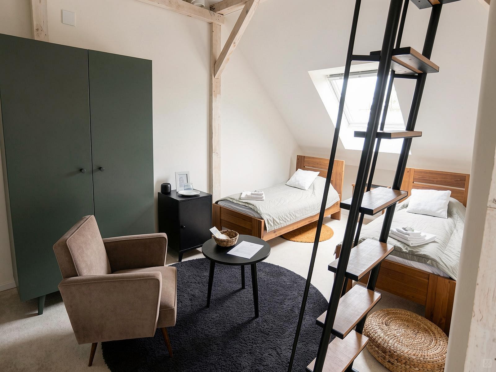 Bed In 2-Bed Comfort Room  -  Charming Modern Rural Complex w/ Coworking + Gym + Lounge Areas House  - Gallery -  1