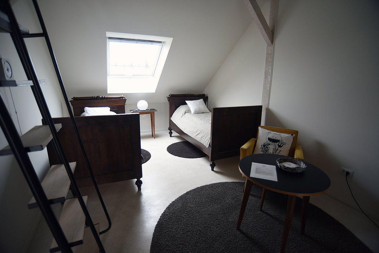  Bed In 2-Bed Comfort Room  -  Charming Modern Rural Complex w/ Coworking + Gym + Lounge Areas House  - Gallery -  6