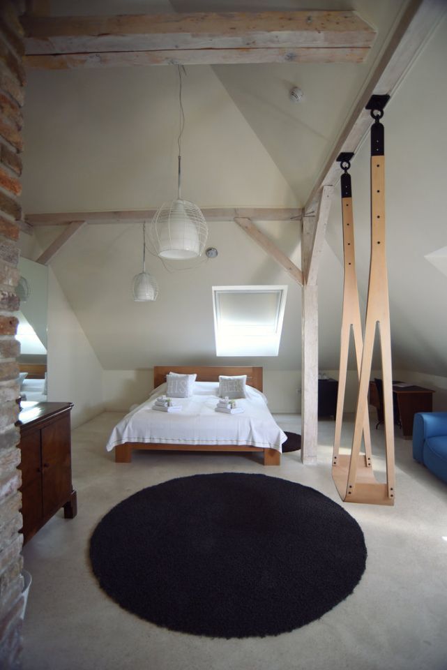  Single Comfort Room  -  Charming Modern Rural Complex w/ Coworking + Gym + Lounge Areas House  - Gallery -  16