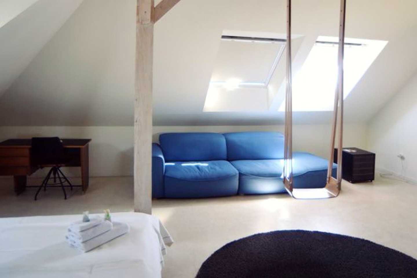  Single Comfort Room  -  Charming Modern Rural Complex w/ Coworking + Gym + Lounge Areas House  - Gallery -  6