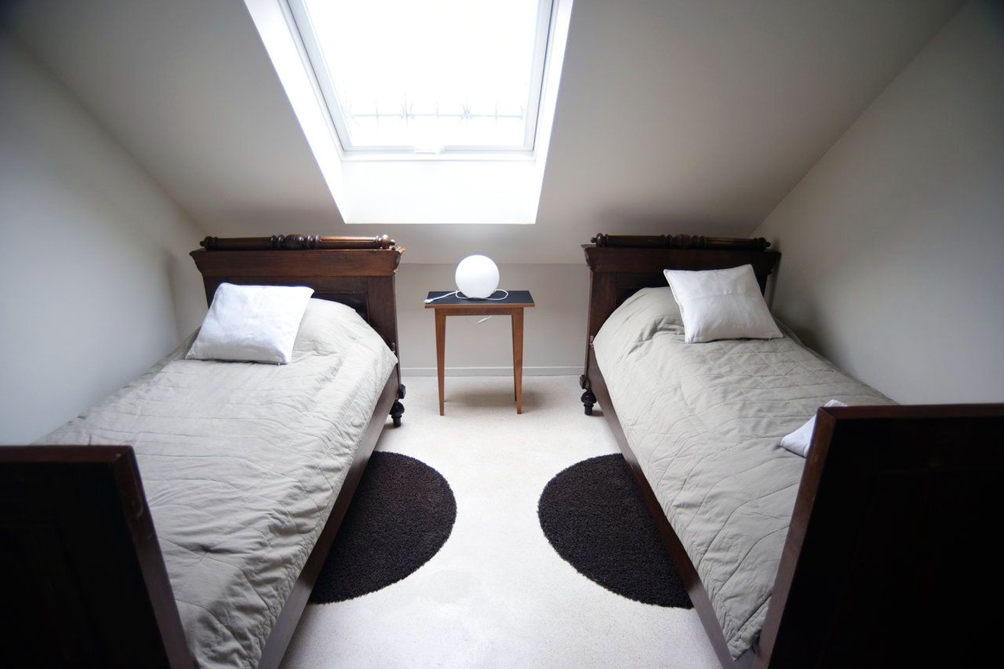  Single Comfort Room  -  Charming Modern Rural Complex w/ Coworking + Gym + Lounge Areas House  - Gallery -  8