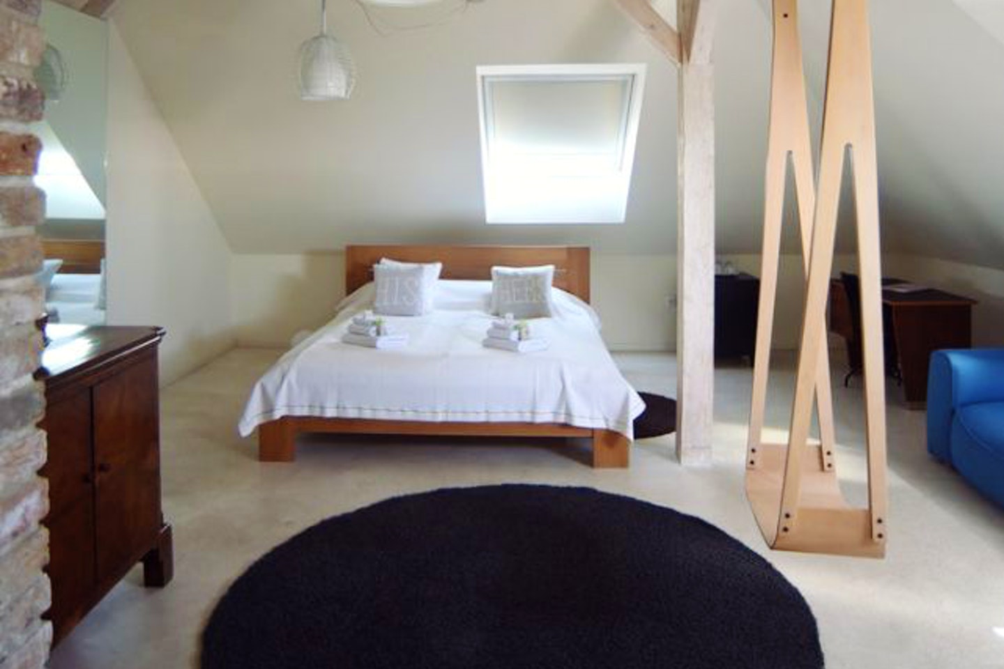  Single Comfort Room  -  Charming Modern Rural Complex w/ Coworking + Gym + Lounge Areas House  - Gallery -  5