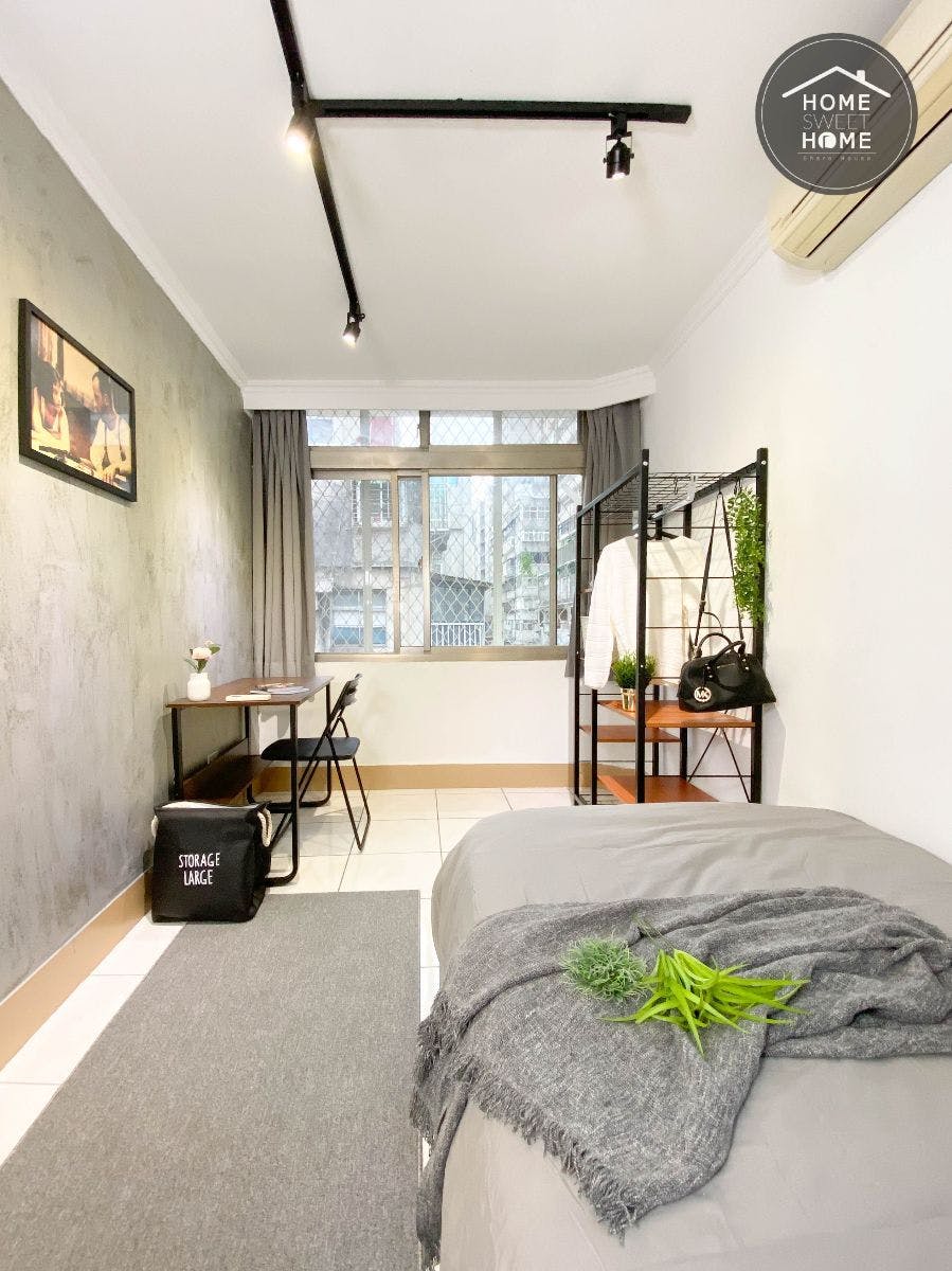 Private Room - Comfortable Urban Apts w/ Workspace Home - Gallery - 2