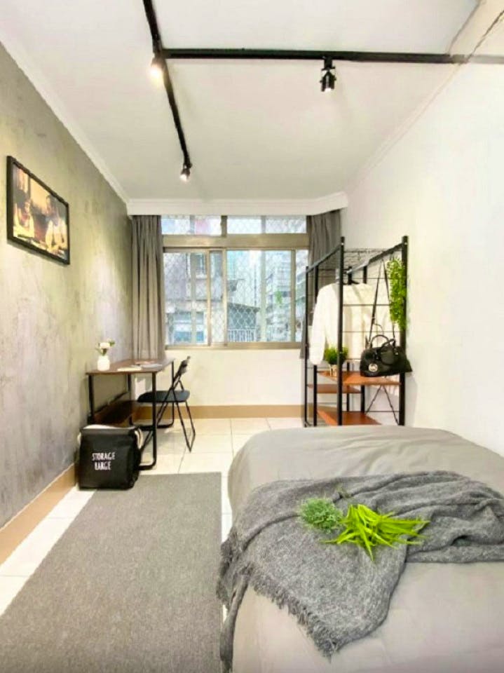 Private Room - Comfortable Urban Apts w/ Workspace Home - Gallery - 10
