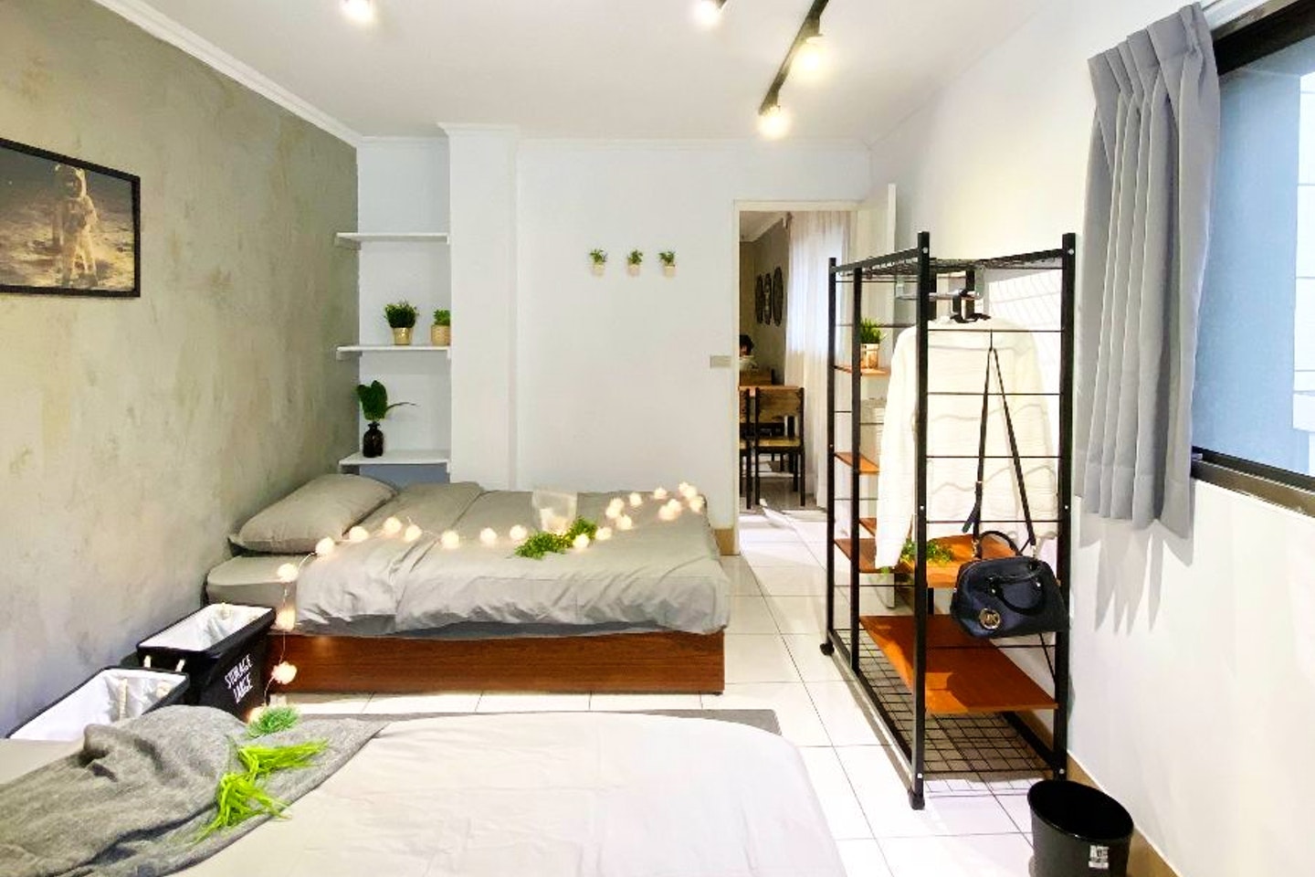 Bed In A 2-Bed Gender Separated Room - Comfortable Urban Apts w/ Workspace Home - Gallery - 6
