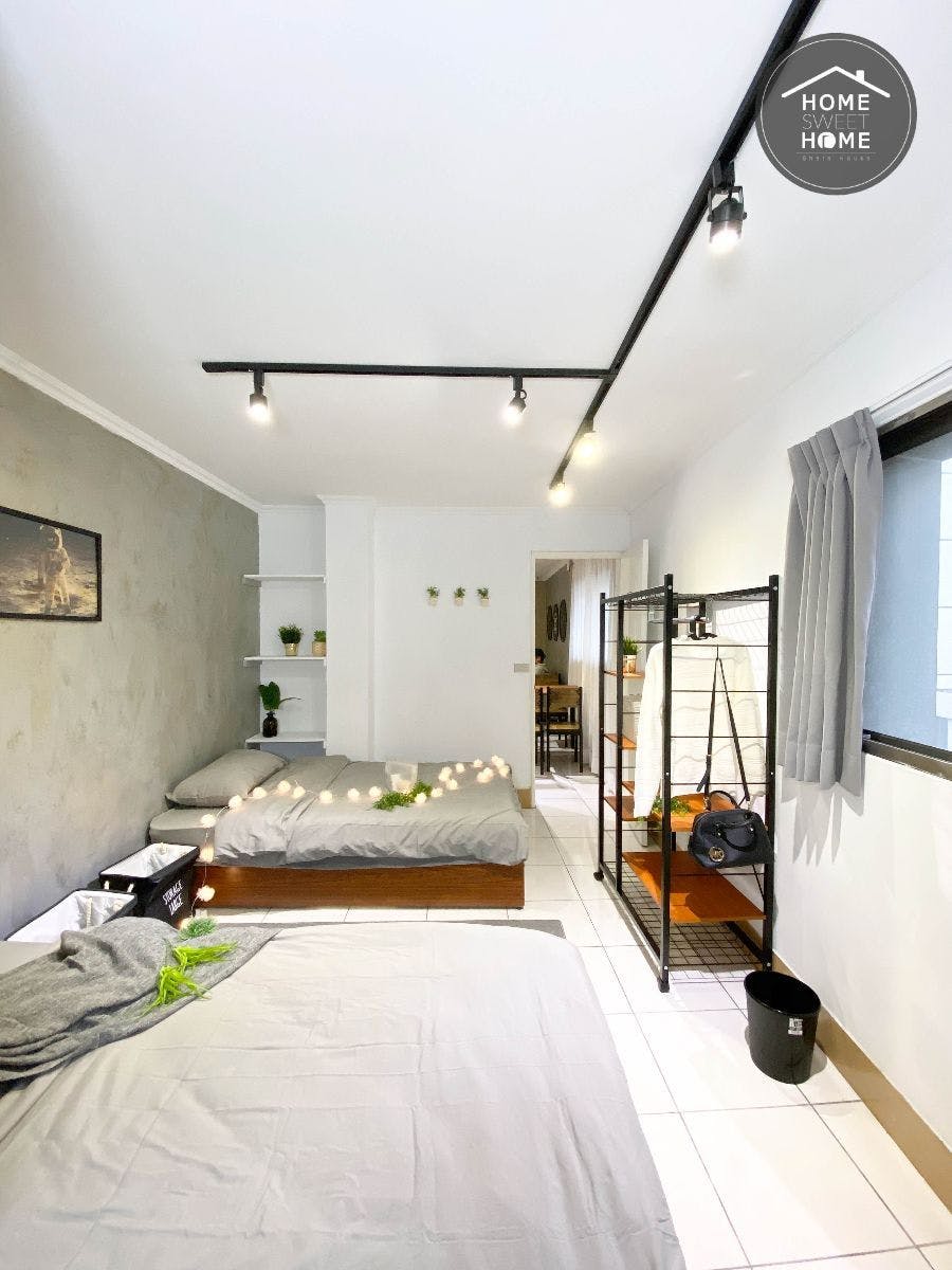 Bed In A 2-Bed Gender Separated Room - Comfortable Urban Apts w/ Workspace Home - Gallery - 13