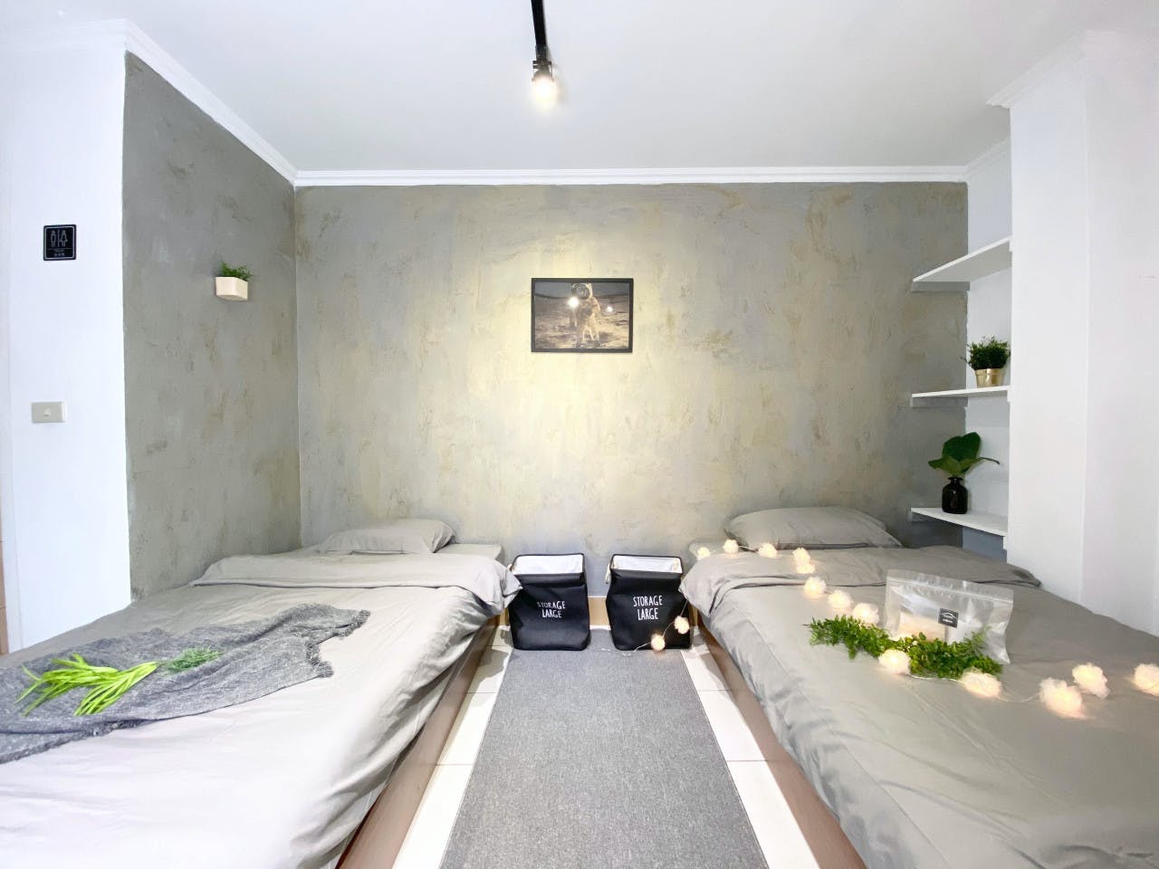 Bed In A 2-Bed Gender Separated Room - Comfortable Urban Apts w/ Workspace Home - Gallery - 15