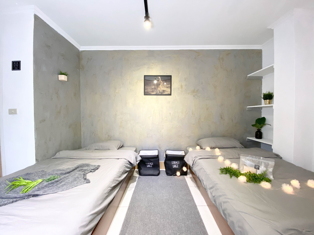 Bed In A 2-Bed Gender Separated Room - Comfortable Urban Apts w/ Workspace Home - Gallery - 26
