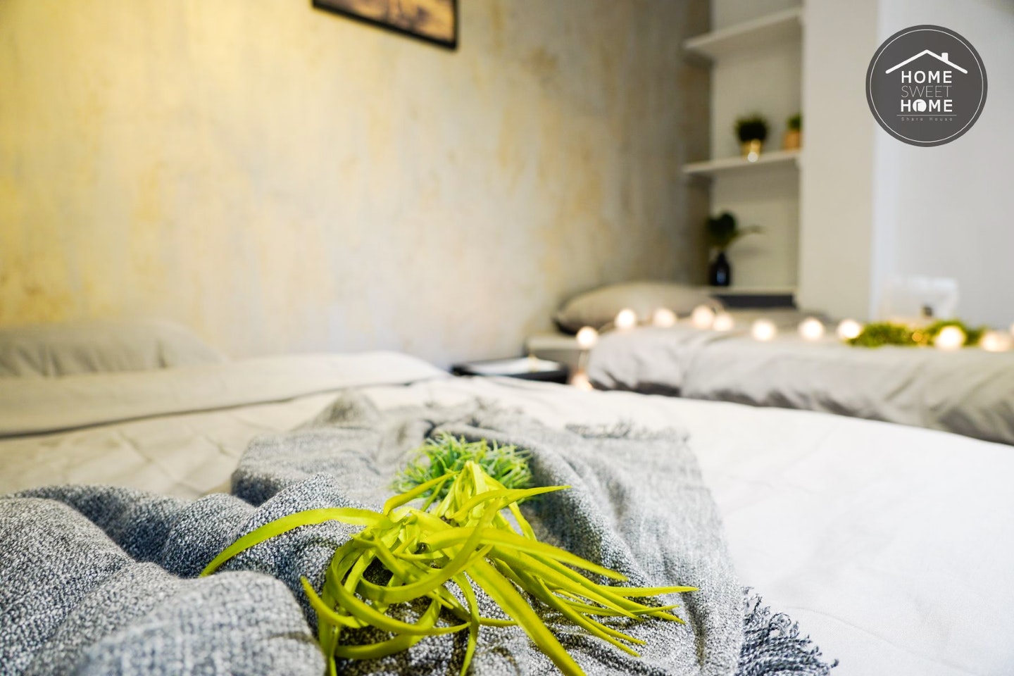 Bed In A 2-Bed Gender Separated Room - Comfortable Urban Apts w/ Workspace Home - Gallery - 4