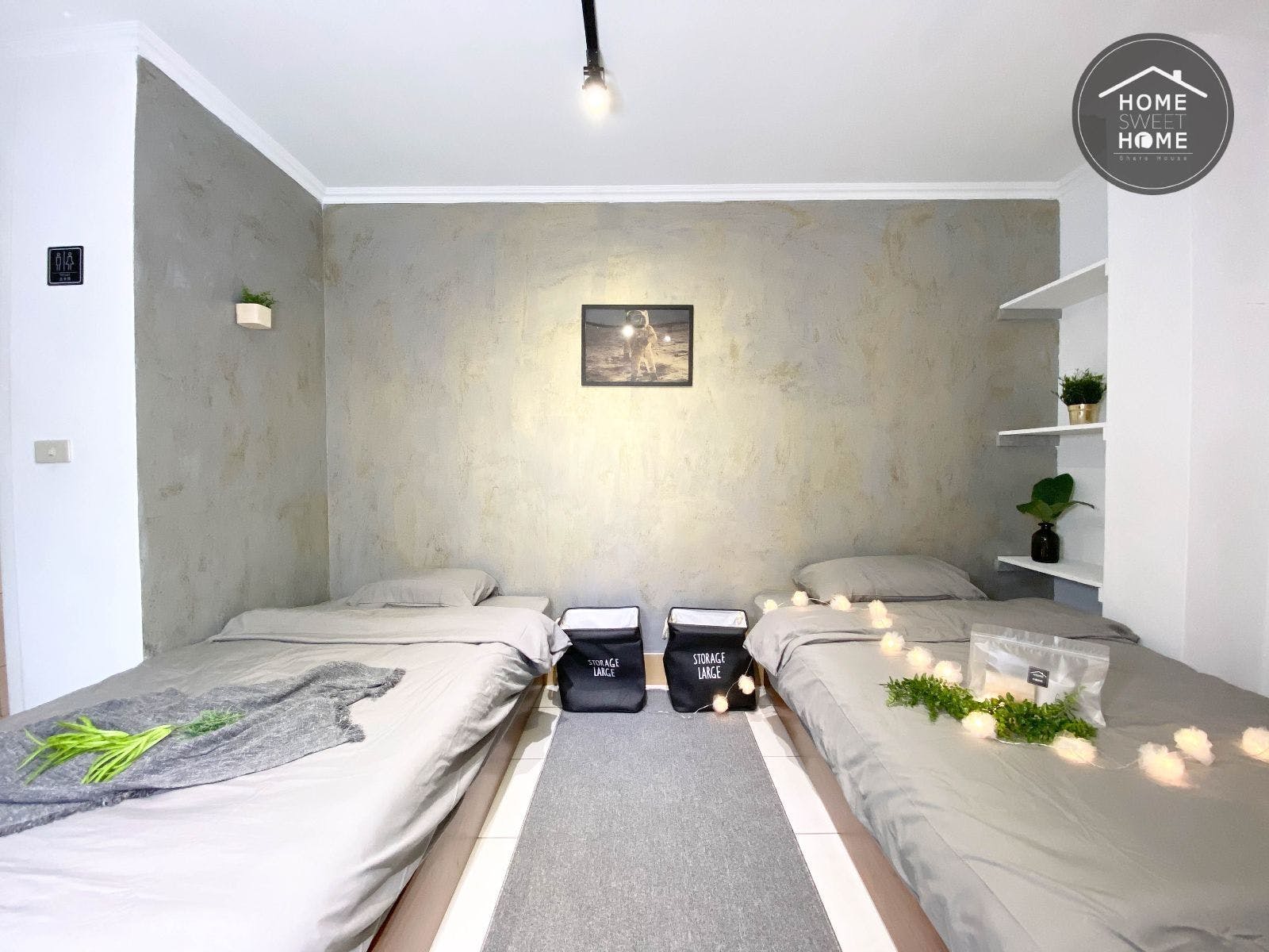 Bed In A 2-Bed Gender Separated Room - Comfortable Urban Apts w/ Workspace Home - Gallery - 8