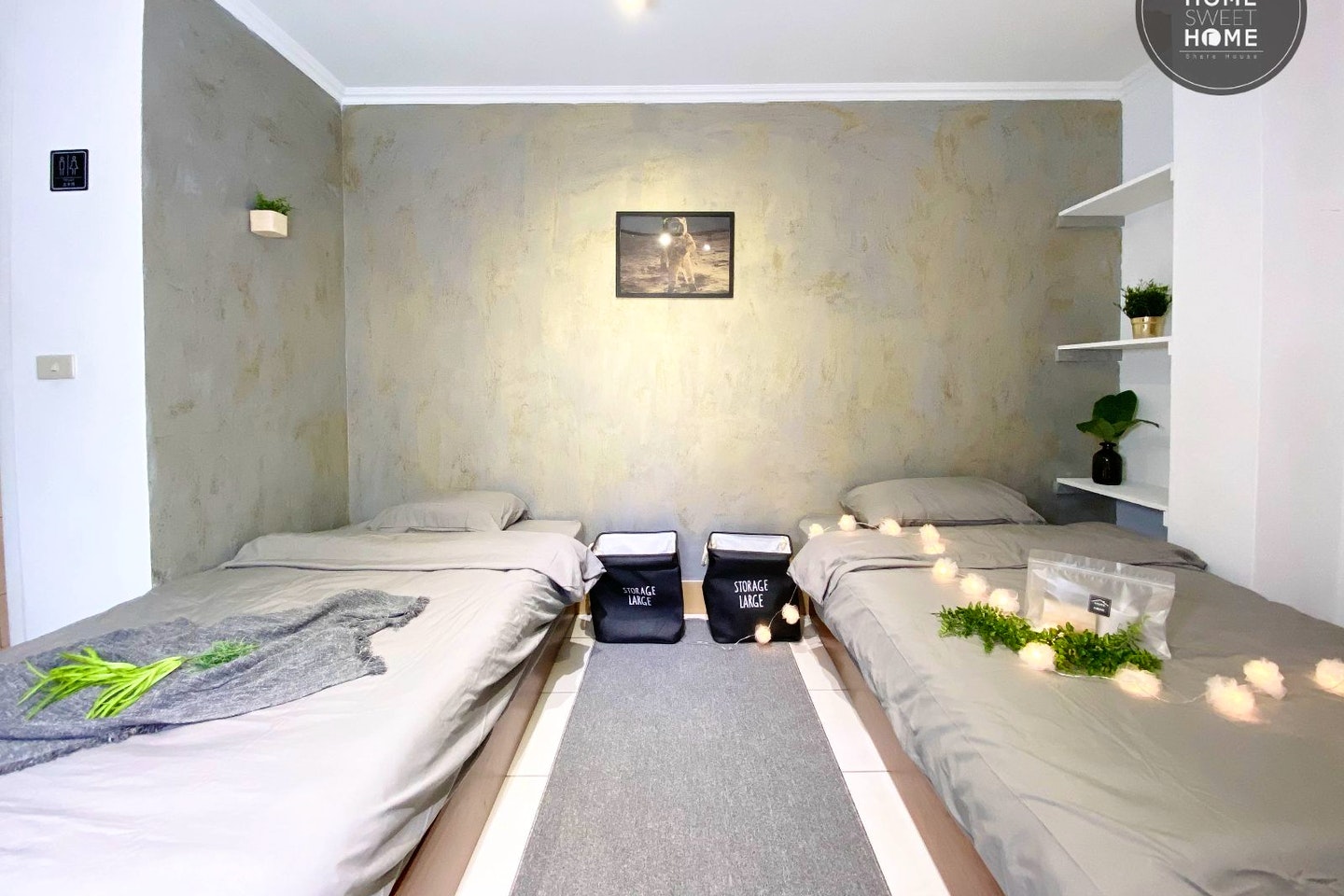Bed In A 2-Bed Gender Separated Room - Comfortable Urban Apts w/ Workspace Home - Gallery - 1