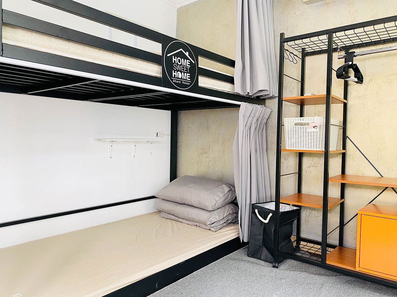 Bed In A 4-Bed Gender Separated Room - Comfortable Urban Apts w/ Workspace Home - Gallery - 10