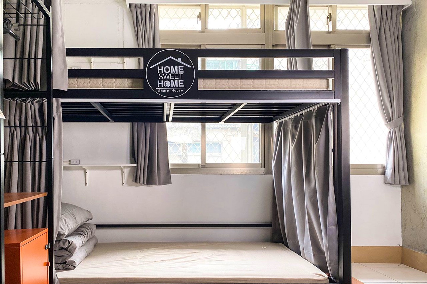 Bed In A 4-Bed Gender Separated Room - Comfortable Urban Apts w/ Workspace Home - Gallery - 5