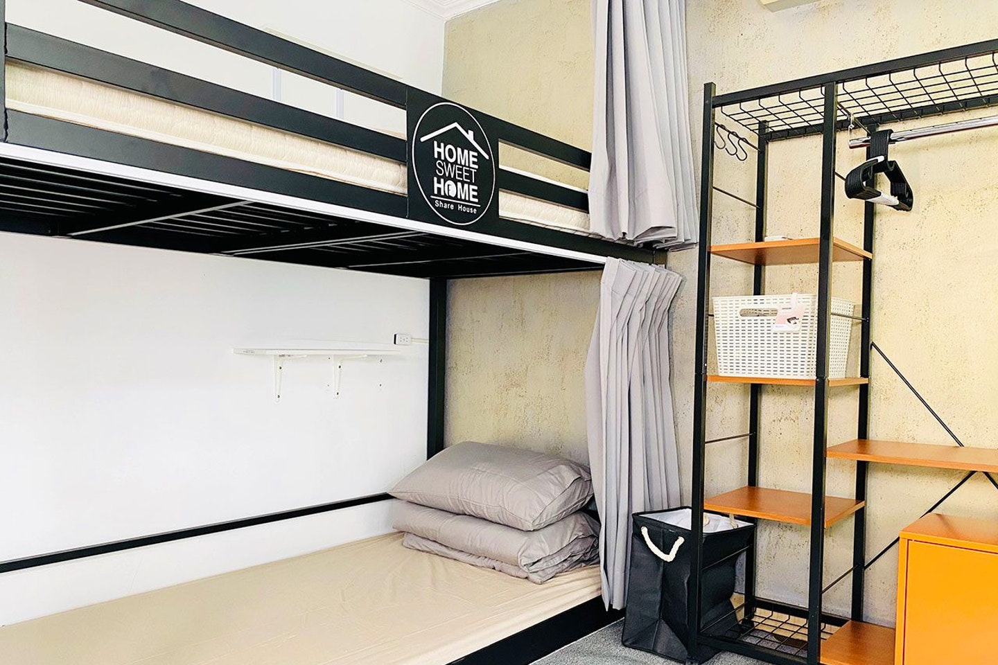 Bed In A 4-Bed Gender Separated Room - Comfortable Urban Apts w/ Workspace Home - Gallery - 3