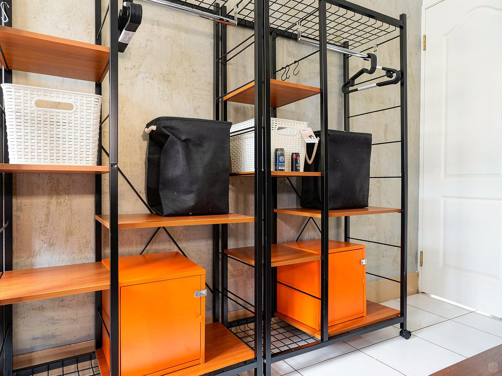 Bed In A 4-Bed Gender Separated Room - Comfortable Urban Apts w/ Workspace Home - Gallery - 30