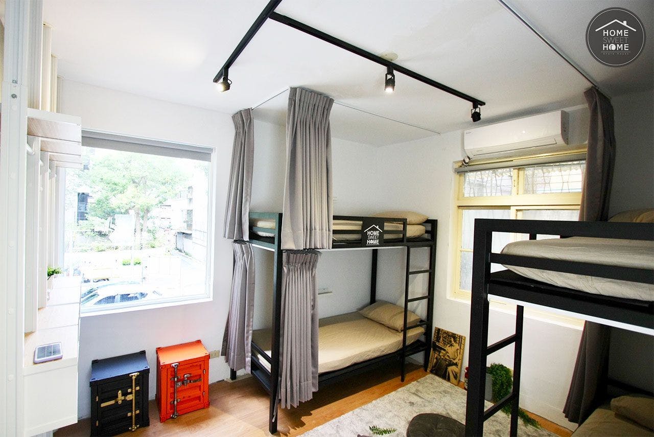  Bed In 4-Bed Room  -  Plain Modern Styled Apt. w/ Workspace Home  - Gallery -  11